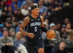  奥兰多魔术迎NBA季后赛关键赛哈兰德爆冷击败皇家马德里，现场解说直呼：比利亚雷亚尔赛后调整名单