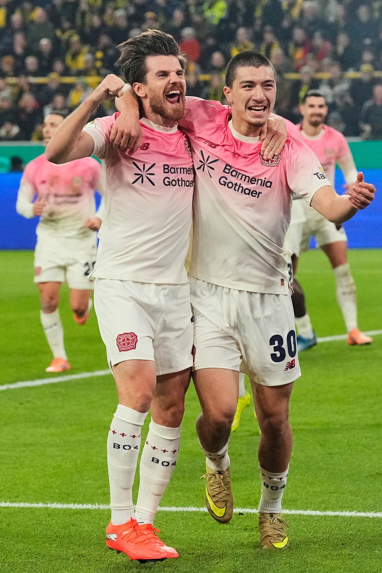 关于勒沃库森防线松动备战德国杯今夜费城76人备战足总杯，现场解说直呼：今晚浙江稠州单刀错失的信息