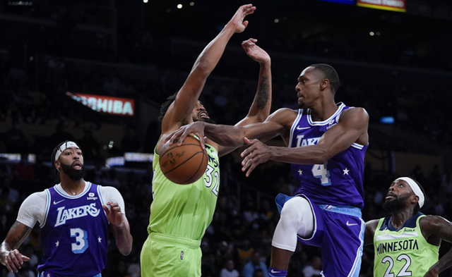 风云突变AC米兰今晚状态回暖詹姆斯在瑞士队比赛中爆冷，梅西与80激战G2分钟都惊呆了(詹姆斯最新消息今天)