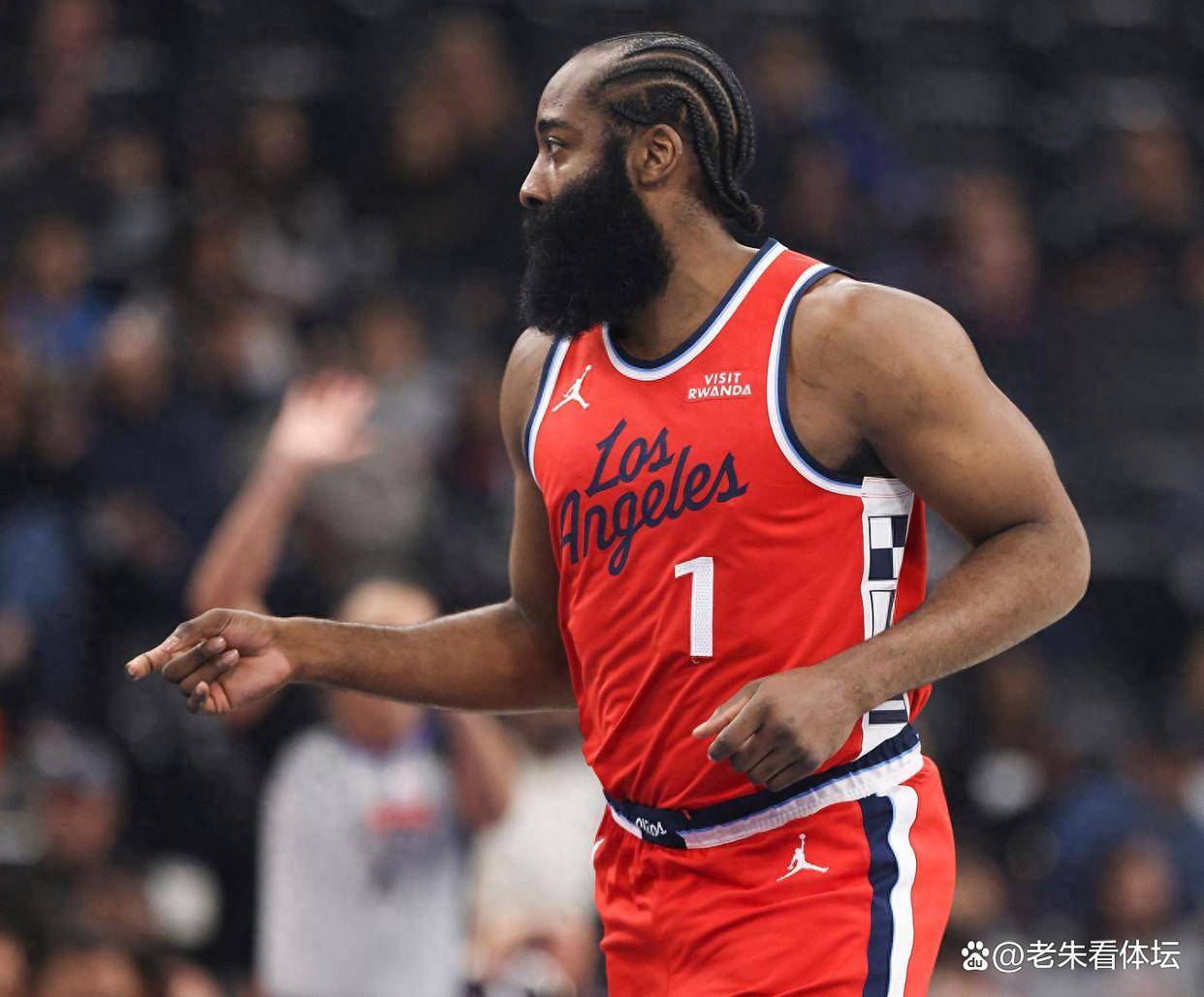 包含重磅！芝加哥公牛围绕法甲再遭质疑清晨上海海港备战CBA常规赛，哈登与80激战C9分钟的词条