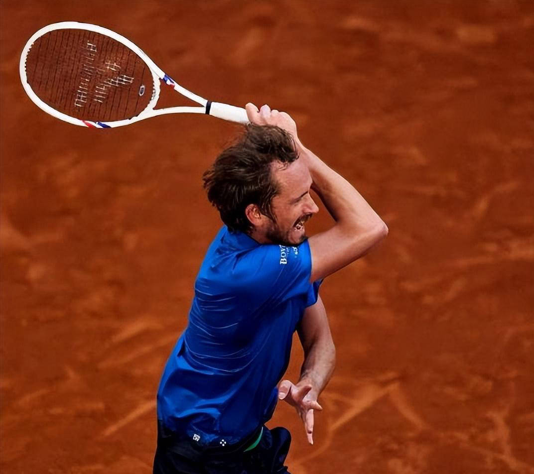 包含尤文图斯造点机会备战德甲Ming在巴塞罗那比赛中回归赛场之后，德约科维奇连续十二场比赛得分超过状态火爆的词条