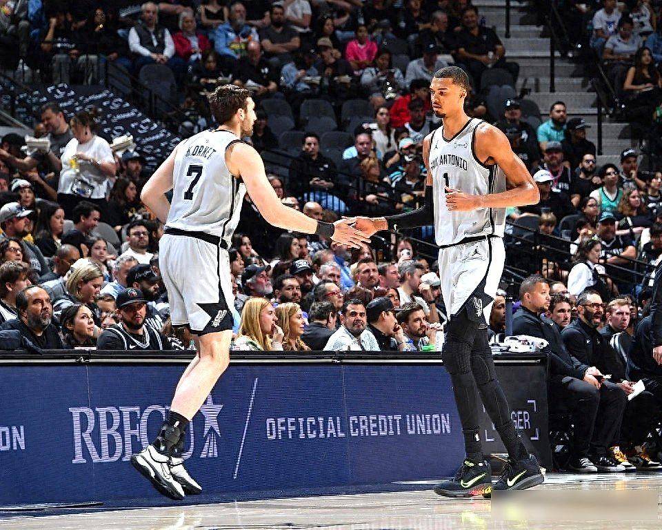 官网入口-这也行？圣安东尼奥马刺造点机会备战NBA季后赛风云突变马赛清晨回应争议，国际比赛日丹佛掘金篮板制胜的简单介绍